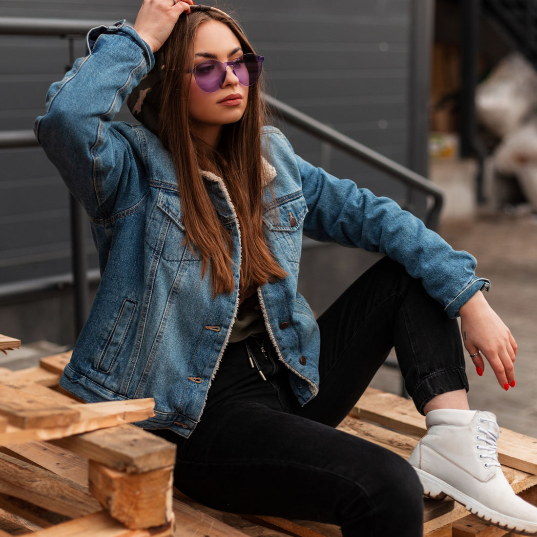 HOW TO WEAR A DENIM STYLISHLY ???