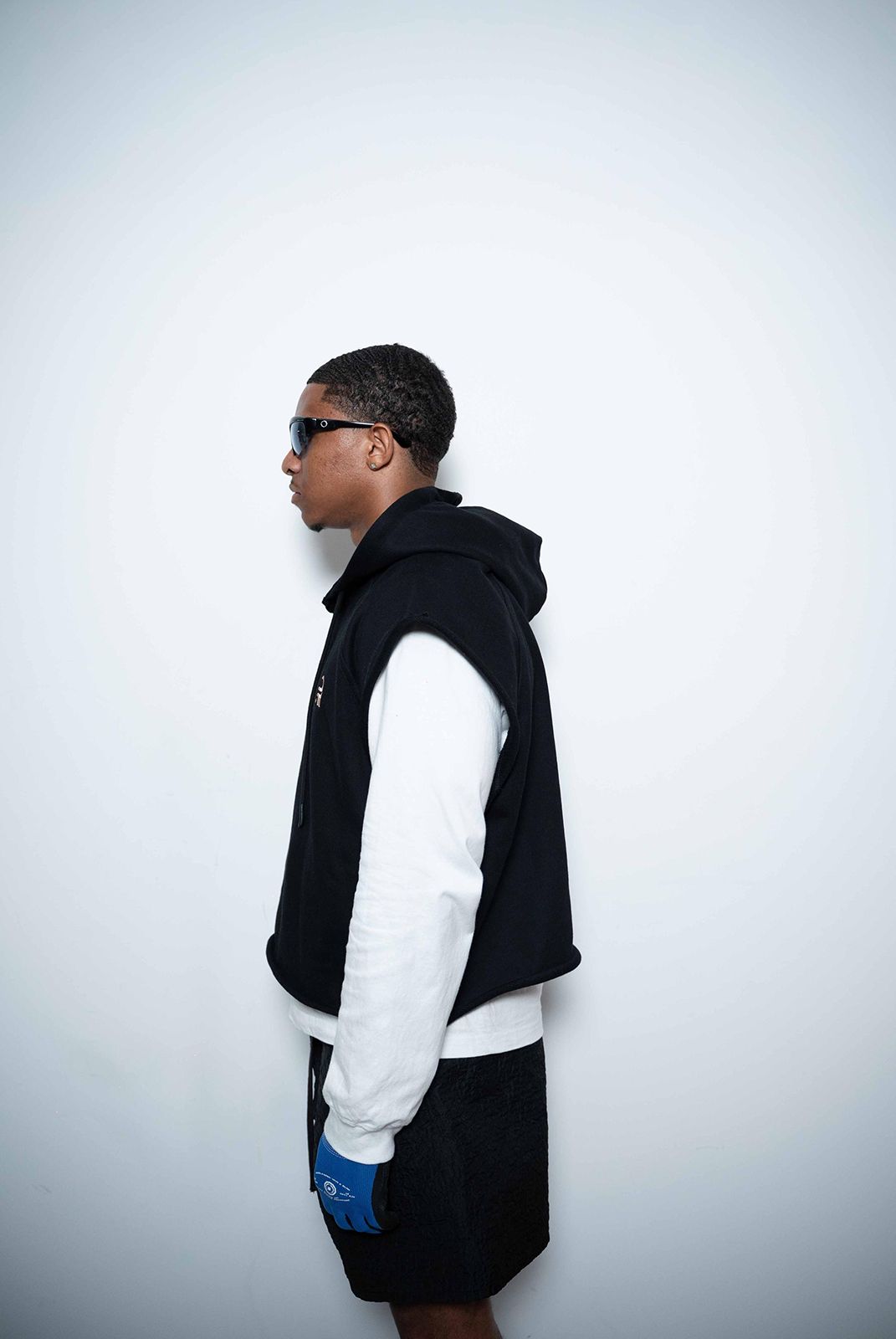 Sleeveless Hoodie — Black Sample